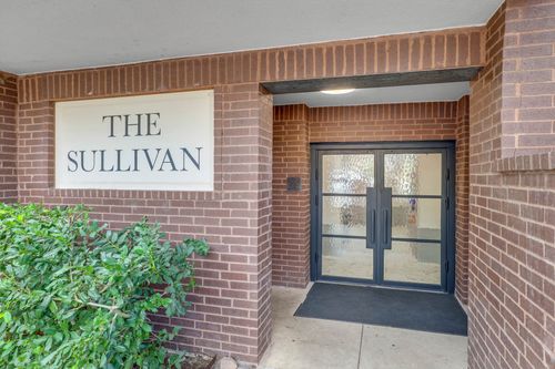 apt-215-4333 Gilbert Ave, Dallas, TX, 75219-7905 | Card Image