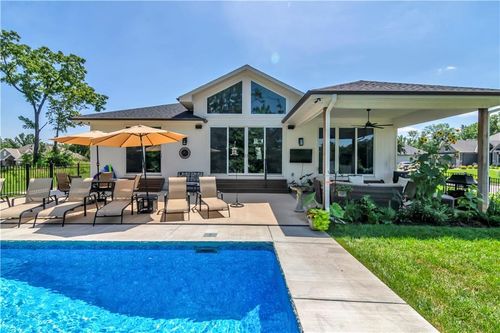 21 Bison Falls Cir, Lake Winnebago, MO, 64034-7816 | Card Image
