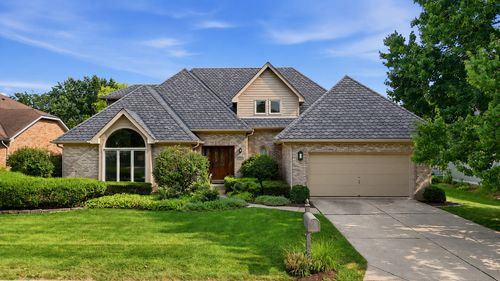 6183 Tyrnbury Dr, Lisle, IL, 60532-3200 | Card Image