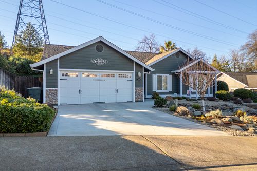 4746 Tralee Ln, Redding, CA, 96001-5695 | Card Image