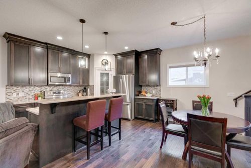2-309 15 Ave Ne, Calgary, AB, T2E1H3 | Card Image