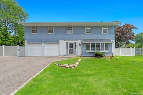 5 Fowler Ln, Mount Sinai, NY, 11766-1707 | Card Image