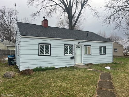 4061 Gregus Ave, Lorain, OH, 44055-2762 | Card Image