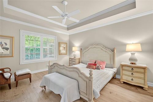 4822 Europa Dr, NAPLES, FL, 34105-5602 | Card Image