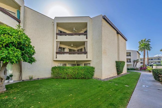 Fantastic Second Floor Location | Image 9