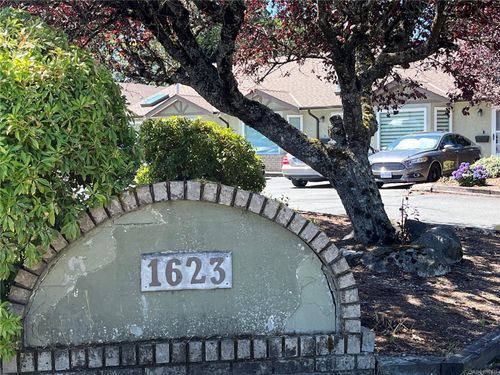 2-1623 Caspers Way, Nanaimo, BC, V9S1K2 | Card Image