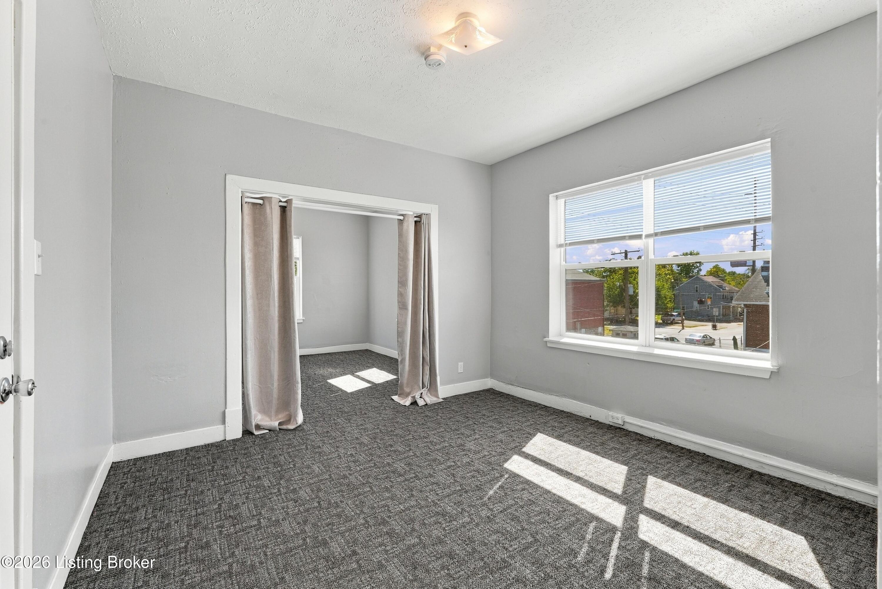 Residential Lease in Louisville 5