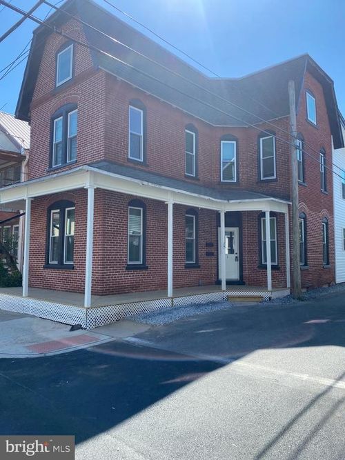2-27 W Ferdinand St, MANHEIM, PA, 17545-1831 | Card Image