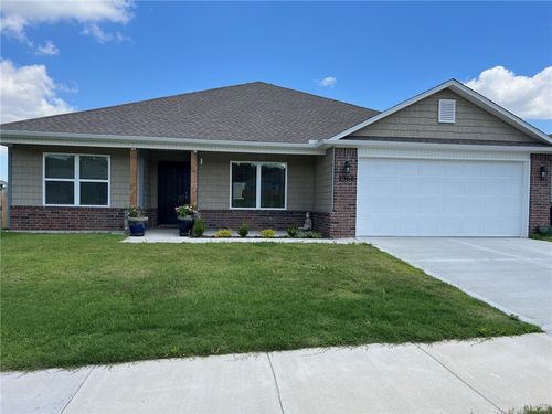 2960 W Mclaren Dr, Fayetteville, AR, 72704-5438 | Card Image