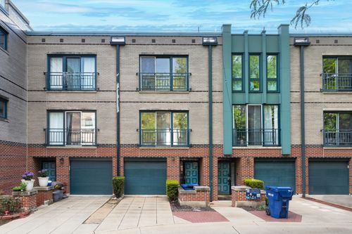 1351 Clark St, Chicago, IL, 60605-2702 | Card Image