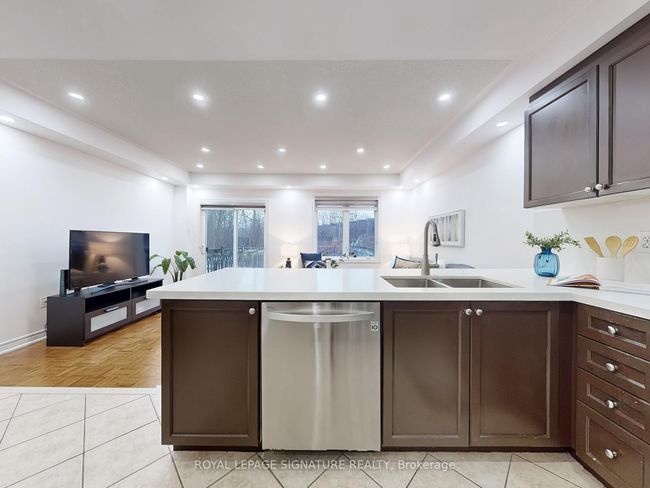 321 Bussel Cres, House attached with 3 bedrooms, 3 bathrooms and 2 parking in Milton ON | Image 13