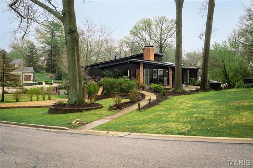 11814 Claychester Dr, Des Peres, MO, 63131-4124 | Card Image