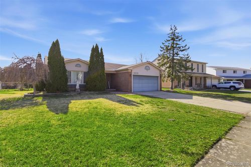 38737 Woodmont Dr, Sterling Heights, MI, 48310-3238 | Card Image