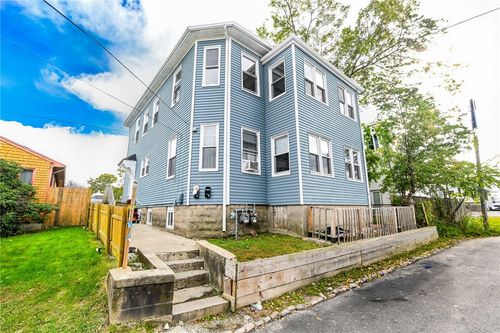 47 Luna St, Providence, RI, 02904-2434 | Card Image