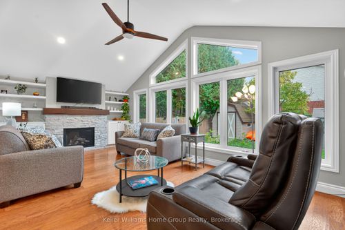 328 Burnett Ave, Cambridge, ON, N1T1G6 | Card Image