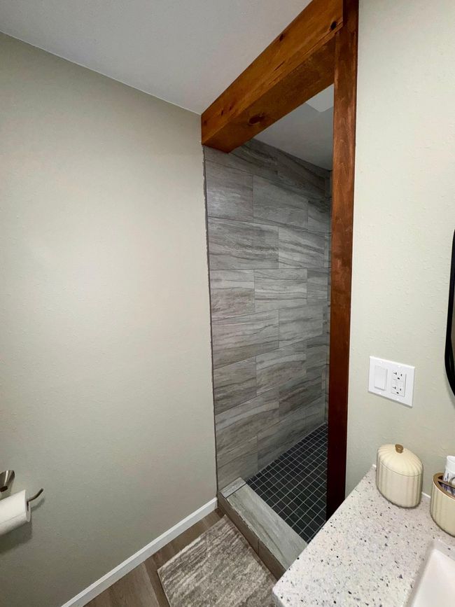 #25 Walk-in Shower Down.JPEG | Image 25