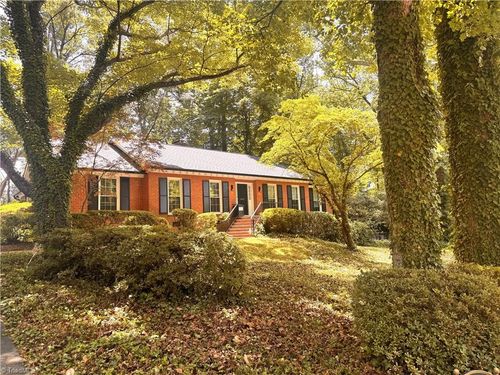 803 W Cornwallis Dr, Greensboro, NC, 27408-5620 | Card Image