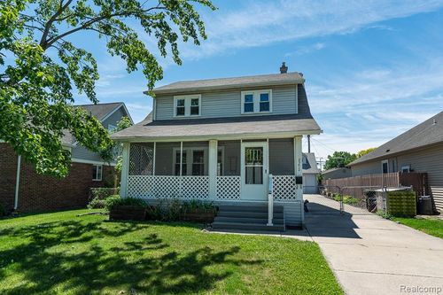 22612 Arcadia St, Saint Clair Shores, MI, 48082-1858 | Card Image