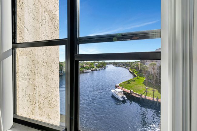 UNIT-402 - 15 Royal Palm Way, Condo with 2 bedrooms, 2 bathrooms and null parking in Boca Raton FL | Image 27
