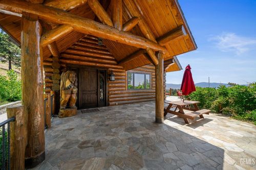 26000 Deertrail Dr, Tehachapi, CA, 93561-7239 | Card Image