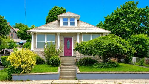 21 River St, North Adams, MA, 01247-2404 | Card Image