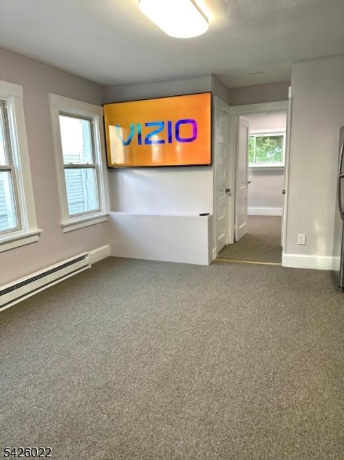 82 Mission St, Montclair, NJ, 07042-4584 | Card Image