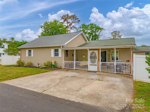 804 Rostan St Se, Valdese, NC, 28690-3232 | Card Image