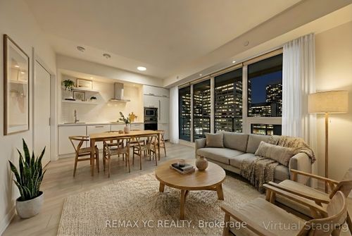 1111-2221 Yonge St, Toronto, ON, M4S0B8 | Card Image