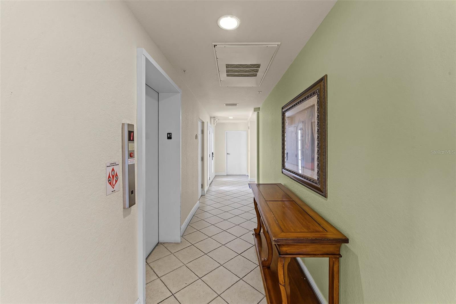 Residential Lease in REUNION 5