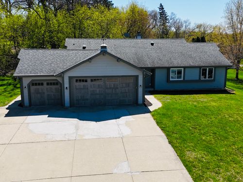 n29w26677 Peterson Dr, Pewaukee, WI, 53072-4468 | Card Image