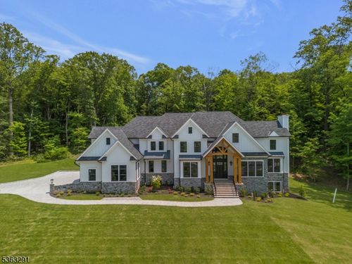 8 Cobblestone Ct, Warren, NJ, 07059-2200 | Card Image