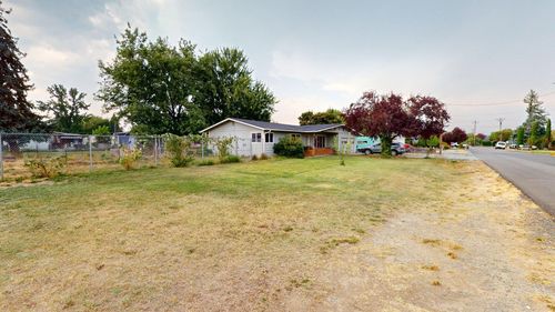 1634 Medart Ln, Grants Pass, OR, 97527-6209 | Card Image
