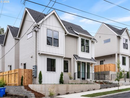 3615 Sw Logan St, Portland, OR, 97219-1658 | Card Image
