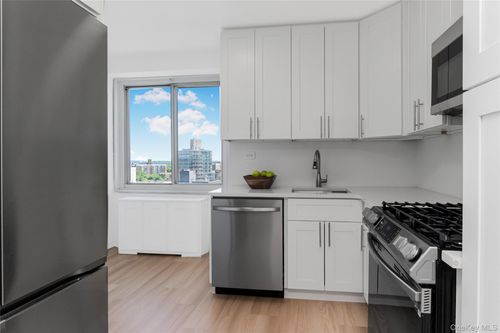 21r-3333 Henry Hudson Pkwy, Bronx, NY, 10463 | Card Image