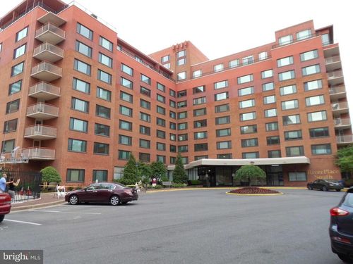 538-1011 Arlington Blvd, ARLINGTON, VA, 22209-2232 | Card Image