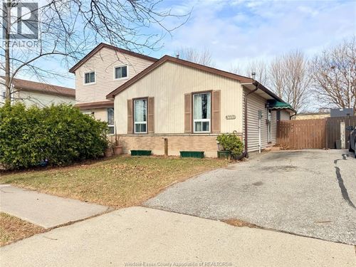 3026 Erindale Cres, Windsor, ON, N8W4Y8 | Card Image