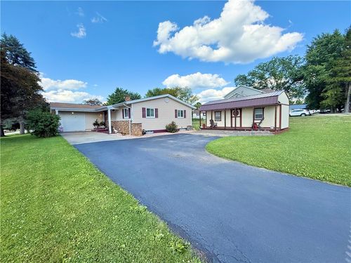 120 Clarksen Dr, New Castle, PA, 16101-8606 | Card Image
