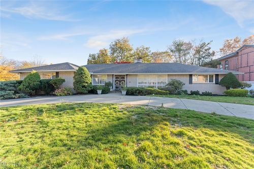 4396 University Pkwy, University Heights, OH, 44118-3925 | Card Image