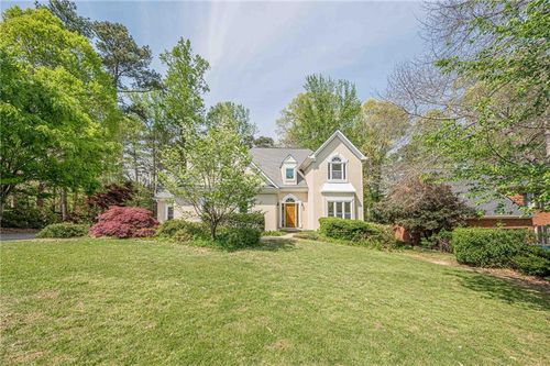 13070 Magnolia Crescent Dr, Roswell, GA, 30075-5550 | Card Image
