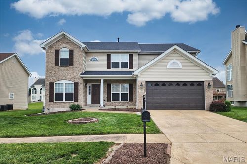1222 Hermans Lake Dr, Florissant, MO, 63034-1562 | Card Image
