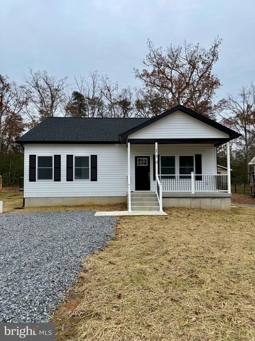 130 Poplar Ln, COLONIAL BEACH, VA, 22443-3828 | Card Image