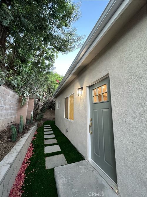 10904 Darby Ave, Porter Ranch, CA, 91326-2824 | Card Image