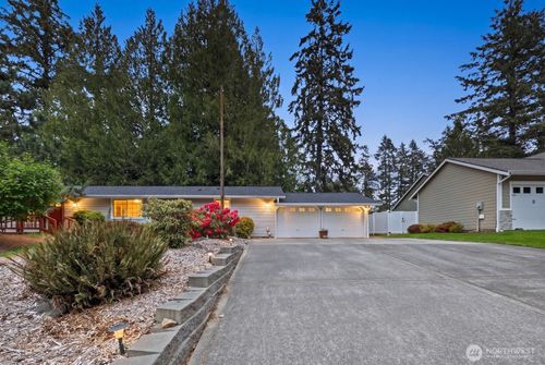 90 E Lakeland Way, Allyn, WA, 98524-9721 | Card Image