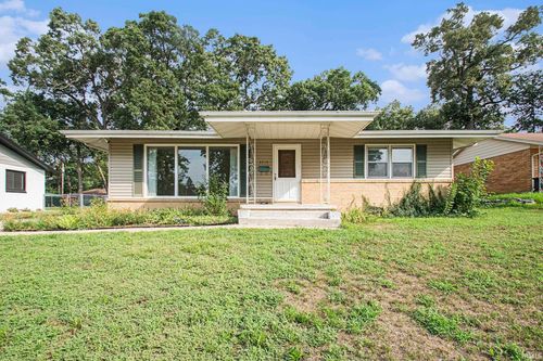3715 Surrey Ln, South Bend, IN, 46628-1325 | Card Image