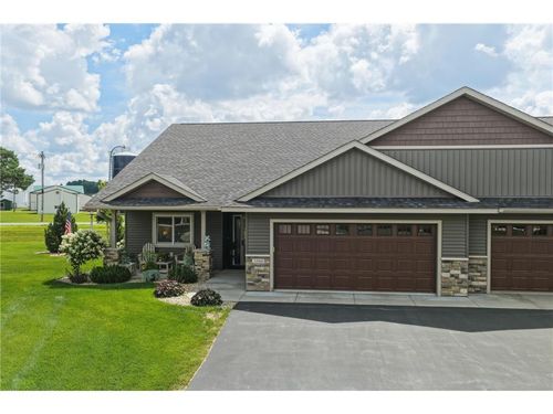 3588 Newcastle Dr, River Falls, WI, 54022-4439 | Card Image