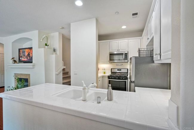4049 Peninsula Dr, Condo with 3 bedrooms, 3 bathrooms and 2 parking in Carlsbad CA | Image 7