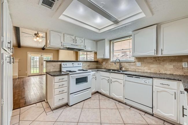 Kitchen | Image 9