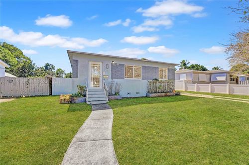 2462 Washington St, Hollywood, FL, 33020-5800 | Card Image