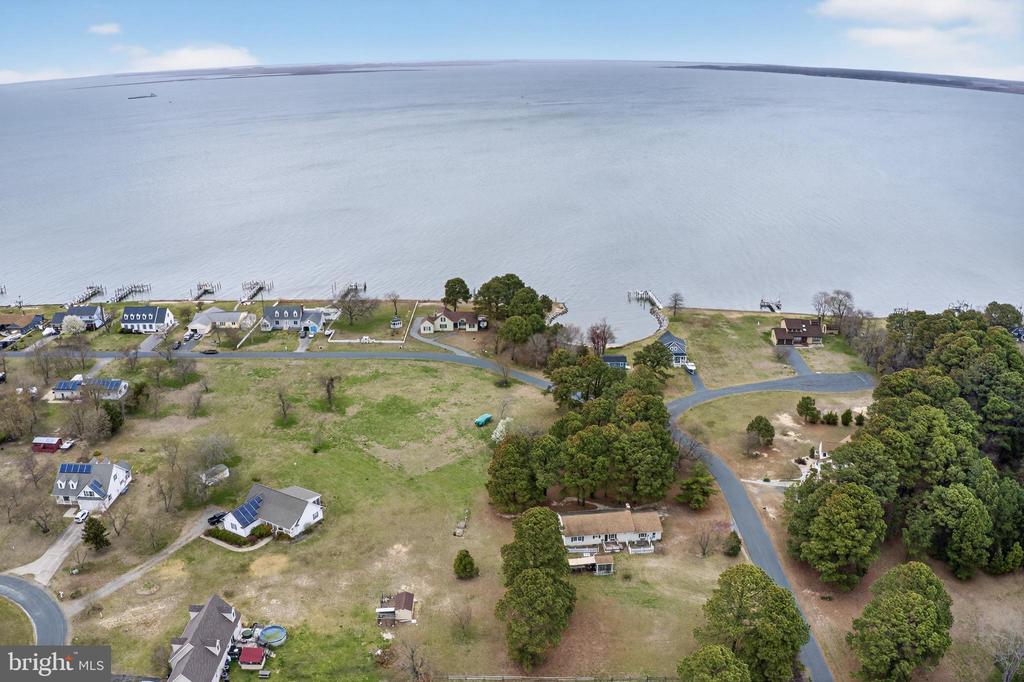 Land in DEAL ISLAND 4
