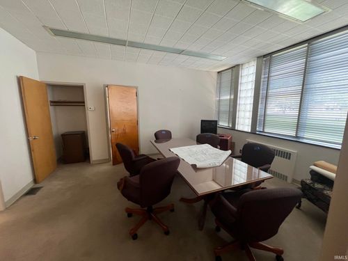 2222 8th St, Bedford, IN, 47421-2420 | Card Image